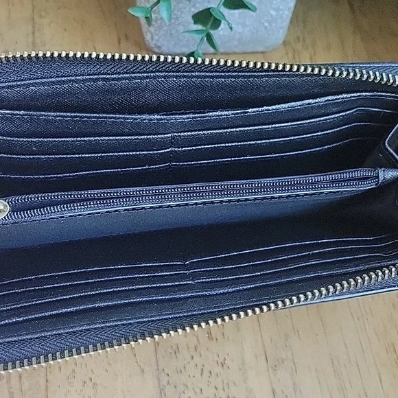 Fossil and Kate Spade Wallet Bundle - Picture 4 of 16